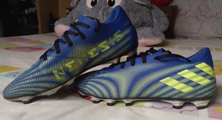 Botas futbol Adidas Nemesis 41,5 de segunda mano por 25 EUR en Oviedo en  WALLAPOP