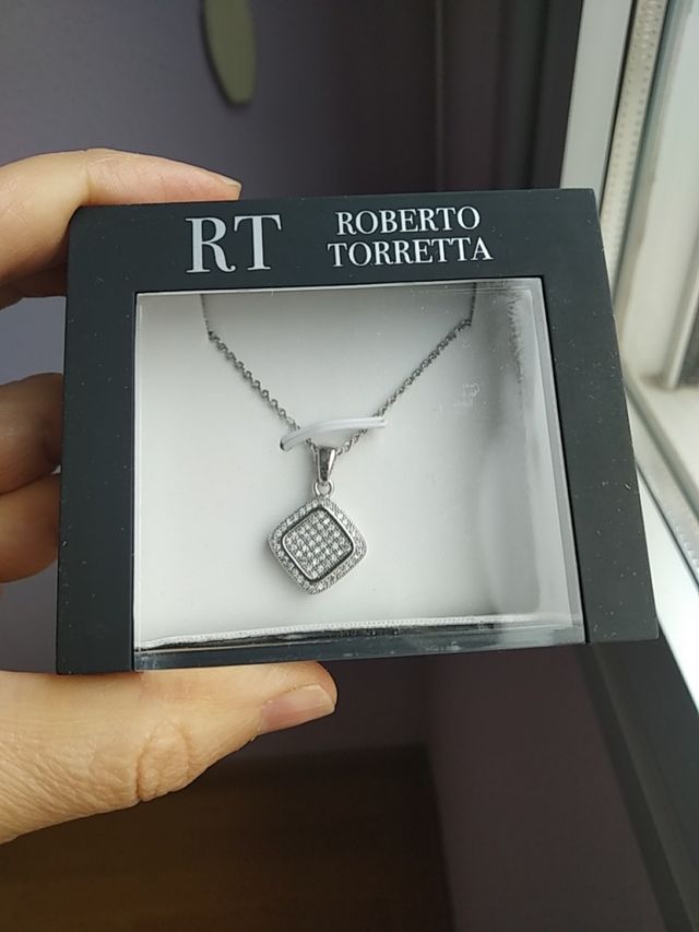 Juego de gargantilla y pendientes Micropave