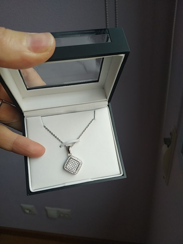 Juego de gargantilla y pendientes Micropave