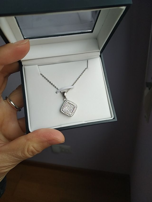 Juego de gargantilla y pendientes Micropave