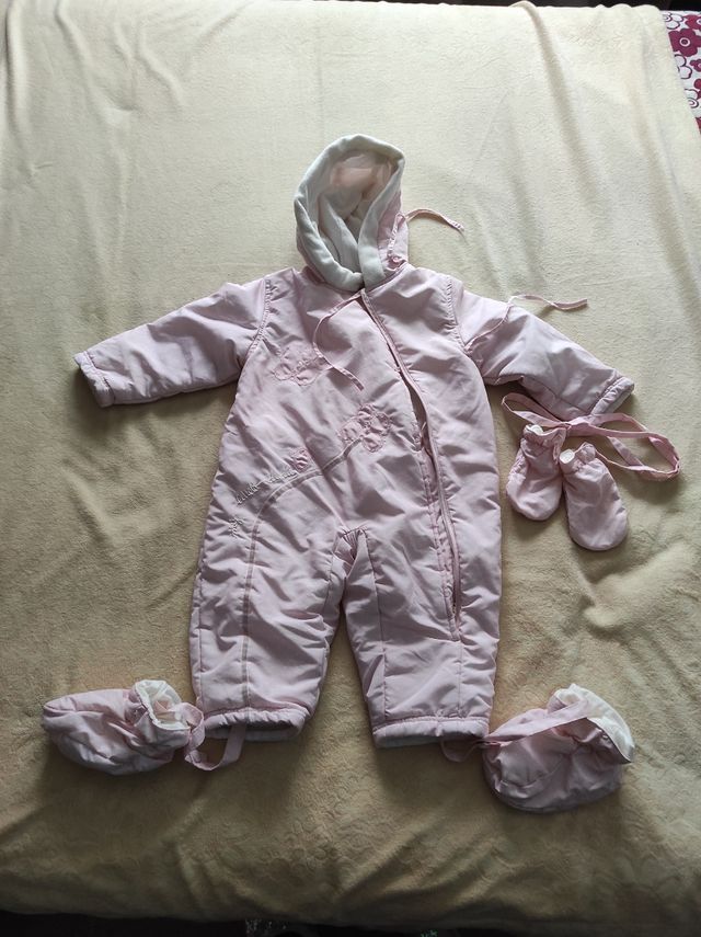 Buzo marca Dudu, talla 1, (46-74 cm) de altura