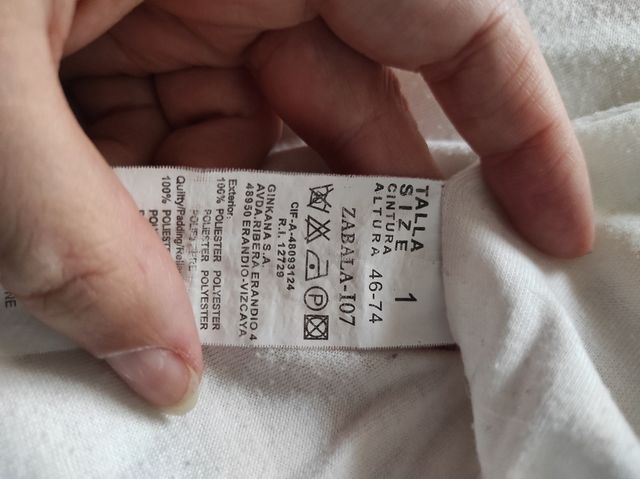 Buzo marca Dudu, talla 1, (46-74 cm) de altura