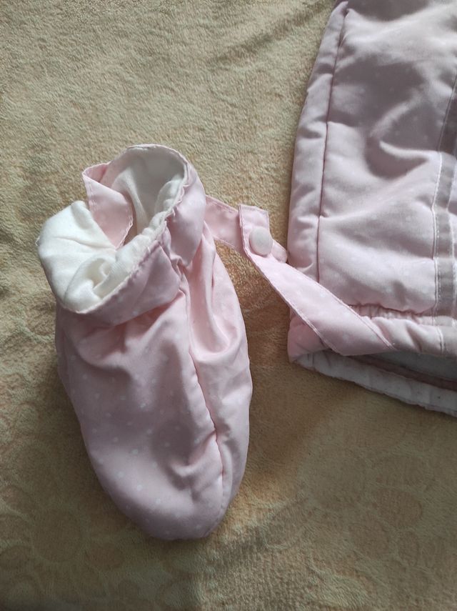 Buzo marca Dudu, talla 1, (46-74 cm) de altura