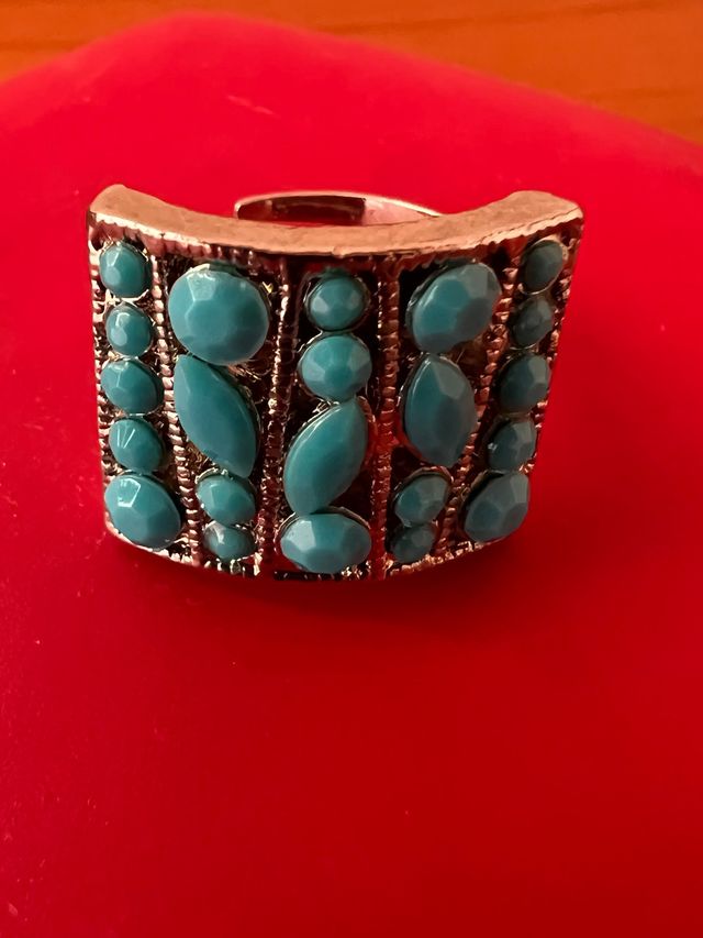 Anillo ajustable con piedras