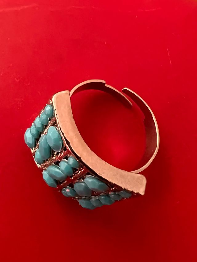 Anillo ajustable con piedras