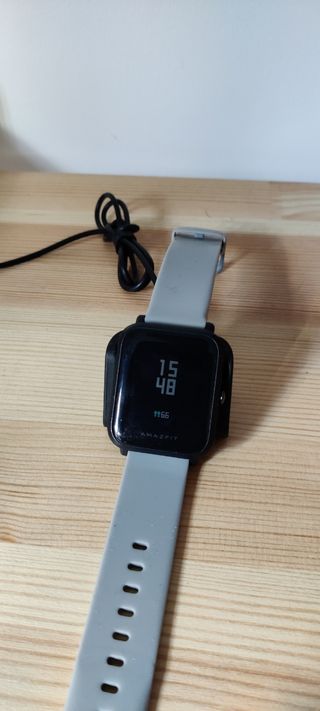 Smartwatch Amazfit T-Rex A1919 color verde de segunda mano