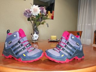 Botas Adidas Goretex de segunda mano por 20 EUR en Soraluze en WALLAPOP