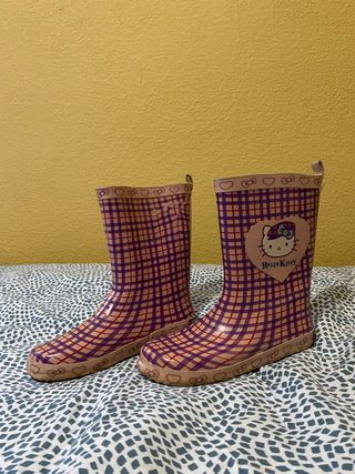 Botas de agua Hello Kitty de segunda mano por 6 EUR en Zaragoza en WALLAPOP