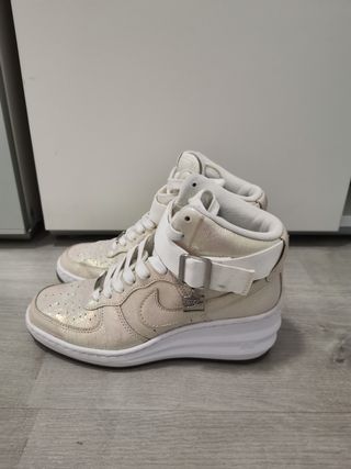 Zapatillas nike edicion limitada de segunda mano por 26 EUR en  L\\'Hospitalet de Llobregat en WALLAPOP