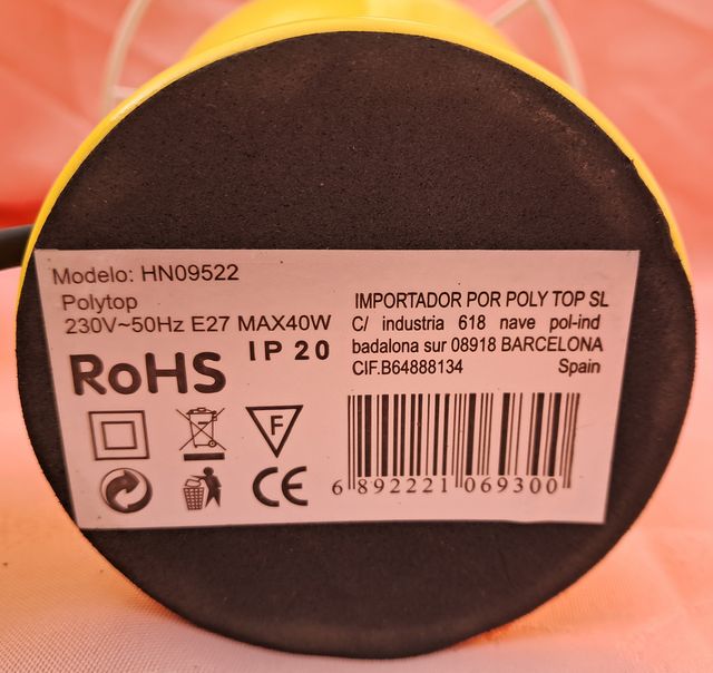 LAMPARA AMARILLA DE MESITA