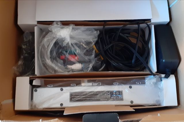 DVD CON ASCESORIOS Y BOLSA. MÁS REGALO CDS