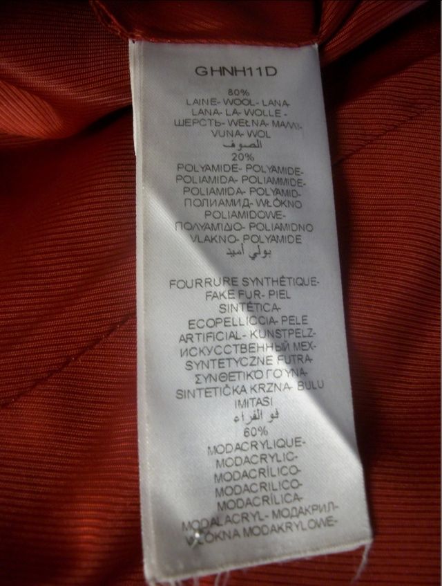 Precioso abrigo Naf Naf NafNaf color rojo burdeos