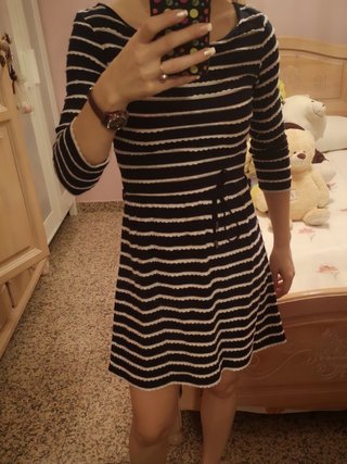 Vestido azul marino y beige de segunda mano por 11 EUR en Fuensalida en  WALLAPOP
