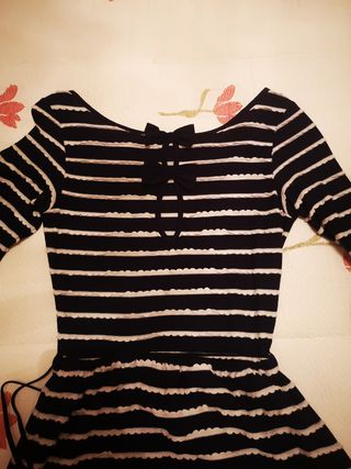 Vestido azul marino y beige de segunda mano por 11 EUR en Fuensalida en  WALLAPOP