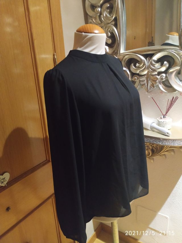 LotevCamisa vestir, camiseta y falda tachuelas