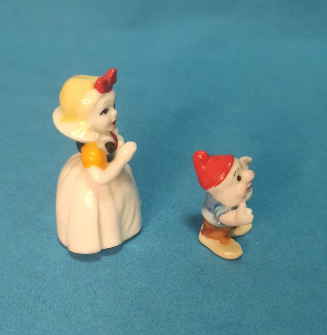 Figurita de Blancanieves y un enanito vintage