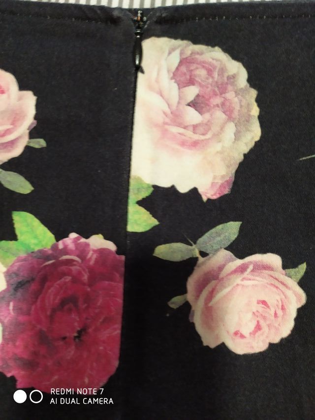 Falda estampada flores. Mujer. Blanco. M-L