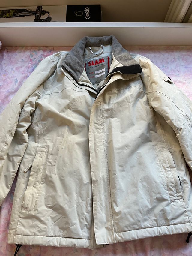 Cazadora corta vientos marca Slam