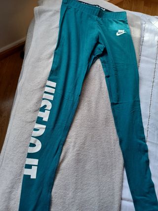 Mallas Nike algodón de segunda mano por 8 EUR en Vilanova del Camí en  WALLAPOP