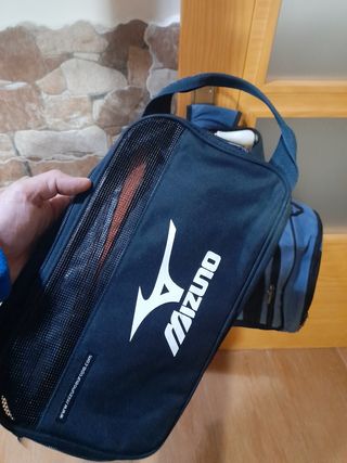 Bolsa de deporte mizuno de segunda mano por 8 EUR en San Fernando en  WALLAPOP