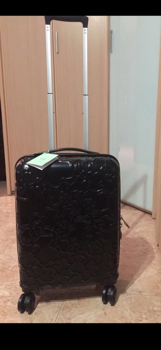 MALETA CABINA TROLLEY TOUS ALBATANA COLOR NEGRO. (695750001)