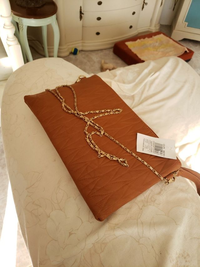 Bolso de mano a estrenar