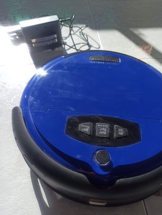 Robot aspirador inteligente con autocarga JRD de segunda mano por 14 EUR en  Canet de Mar en WALLAPOP