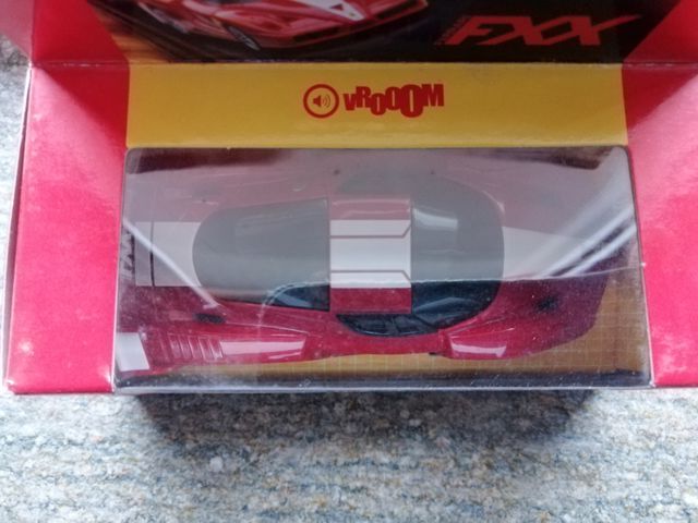 Modellino Ferrari FXX Shell V-Power