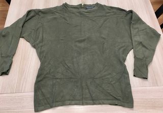 Camiseta verde de Primark talla M con cremallera de segunda mano por 3 EUR  en Manresa en WALLAPOP