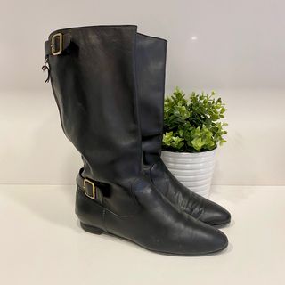 N 40 - Uterque Botas negras de piel de segunda mano por 8 EUR en Bilbao en  WALLAPOP