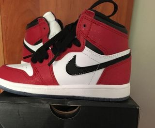 Zapatillas Nike Air Jordan 1 retro Spiderman de segunda mano por 178 EUR en  Albacete en WALLAPOP
