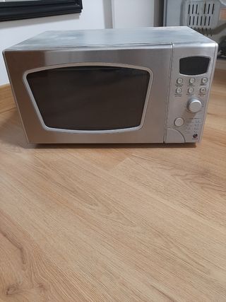 Vitrocerámica, horno, microonda de segunda mano por 100 EUR en Pamplona en  WALLAPOP
