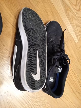 Zapatillas Nike SB 42 de segunda mano por 20 EUR en Badostain en WALLAPOP
