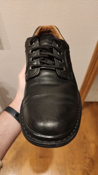 Zapato Clarks hombre Goretex 40,5 de segunda mano por 25 EUR en Bilbao en  WALLAPOP