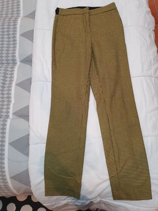 Pantalón cuadros vichy de Zara de segunda mano por 5 EUR en Marín en  WALLAPOP