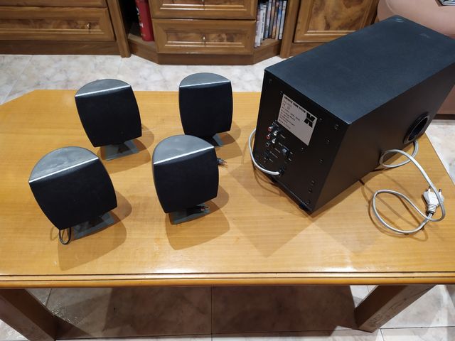 Sistema 5.1 Cinematic Sound System