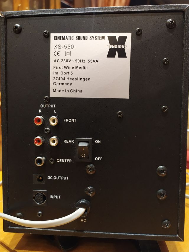 Sistema 5.1 Cinematic Sound System