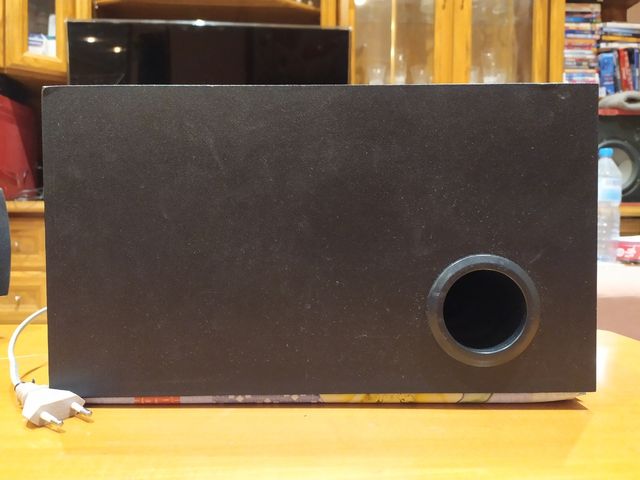 Sistema 5.1 Cinematic Sound System