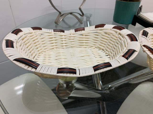 2 cestitas de mimbre