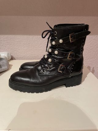 Botas perlas de segunda mano por 5 EUR en Elche en WALLAPOP