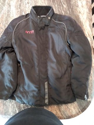 Chaqueta moto marca SCOTT de segunda mano por 86 EUR en Santa Coloma de  Farners en WALLAPOP