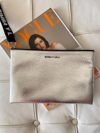 Bolso Bimba y Lola plateado de segunda mano por 29 EUR en Mijas en WALLAPOP
