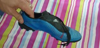 Botas de fútbol de Messi temporada 2010-2011 de segunda mano por 100 EUR en  Córdoba en WALLAPOP