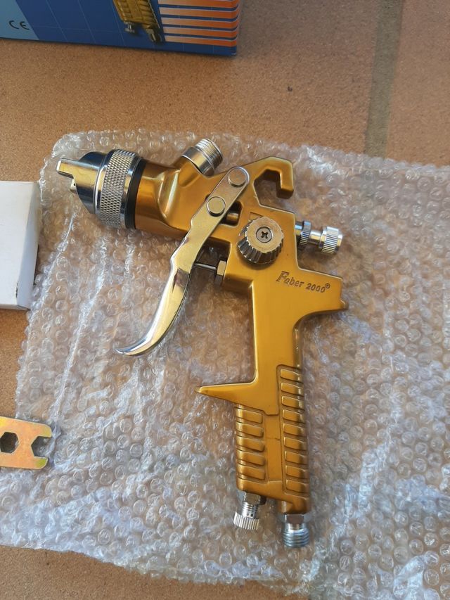 Pistola de pintura de gravedad FABER 2000