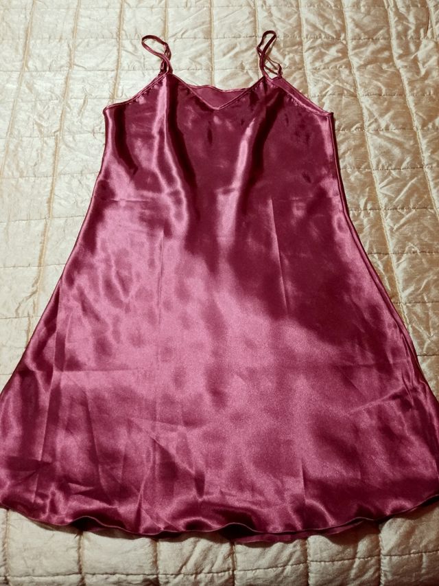 Camisón picardias talla M tipo raso tacto sedoso.