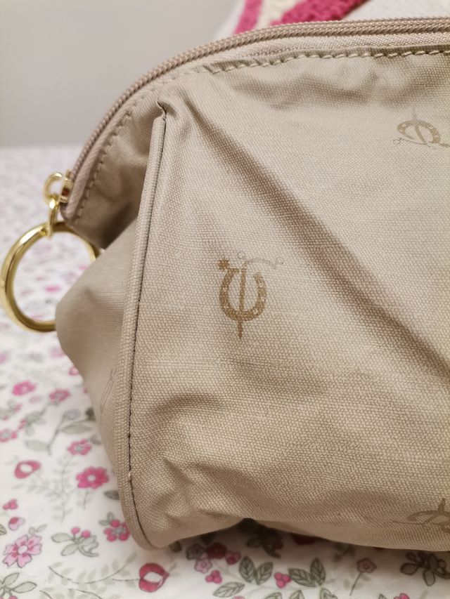 Neceser marca el caballo