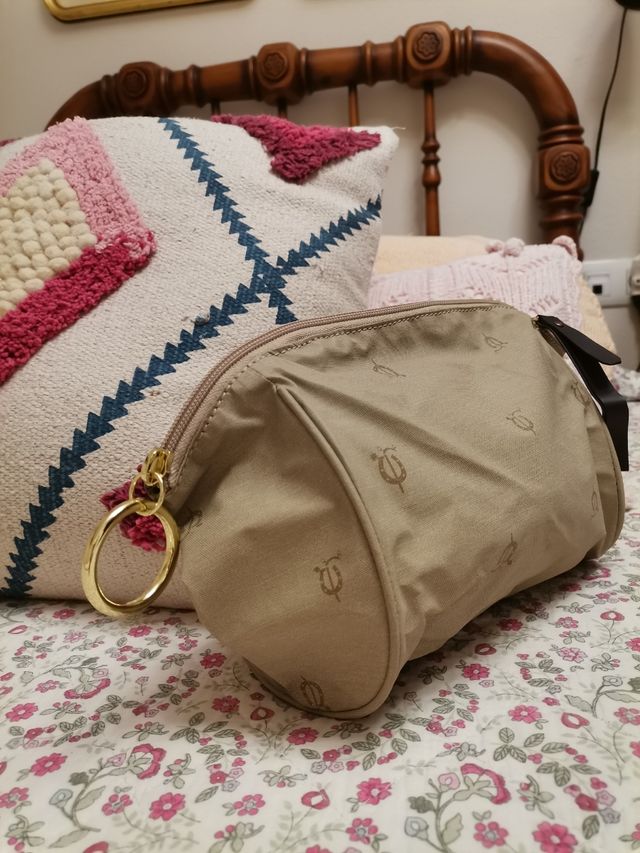 Neceser marca el caballo