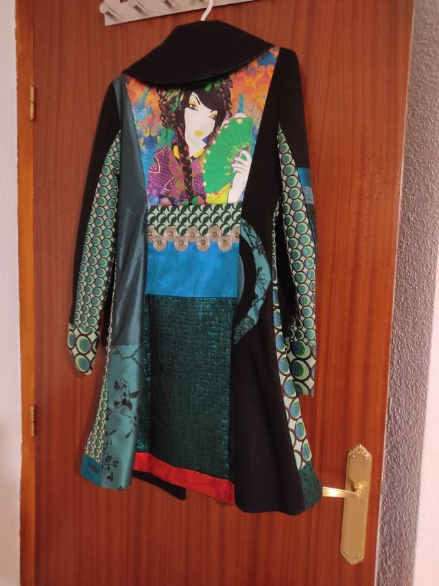 Abrigo de Desigual. Talla 36.