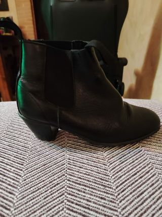 Botines baile niños de segunda mano por 20 EUR en Escalona en WALLAPOP