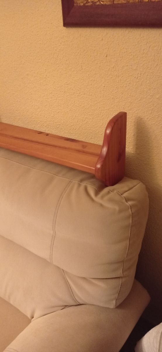 ESTANTERÍA DE MADERA